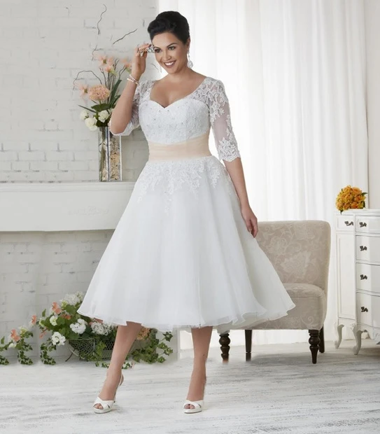 

Vestido de Noiva Curto Plus Size Wedding Dress Lace Half Sleeve Coral Sash Beaded Short Bridal Dresses 2016 Tulle Knee Length