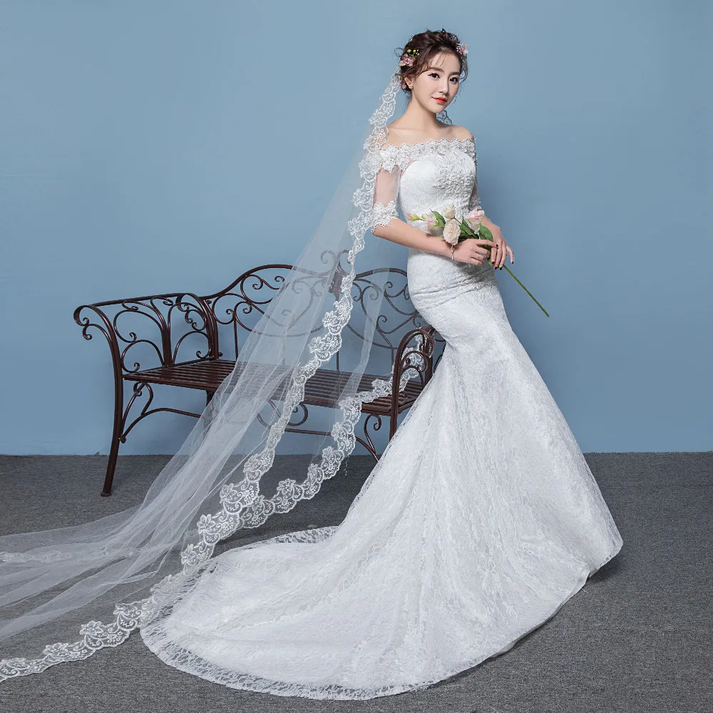 Женское свадебное платье Vivian's Bridal белое кружевное с открытыми плечами и