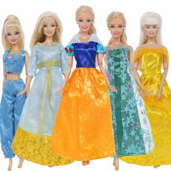 

Handmade 5 Pcs / Pack Fairy Tale Dress Copy Snow White Aurora Elsa Princess Gown Skirt Clothes For Barbie Doll Accessories