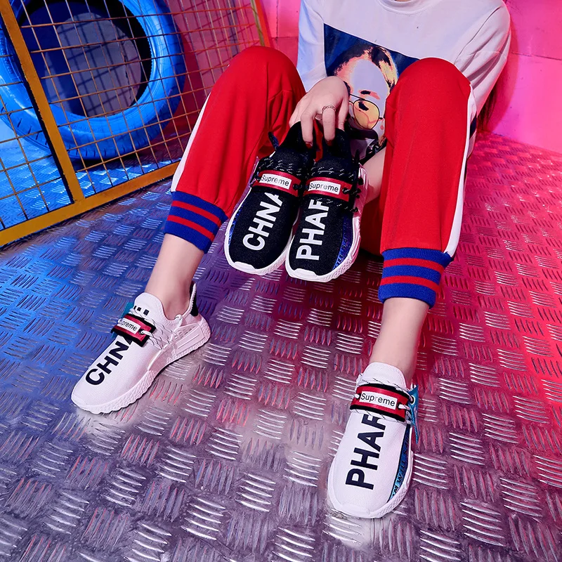 

2018 new autumn students Korean version of Harajuku wild old Hong Kong wind super fire shoes.