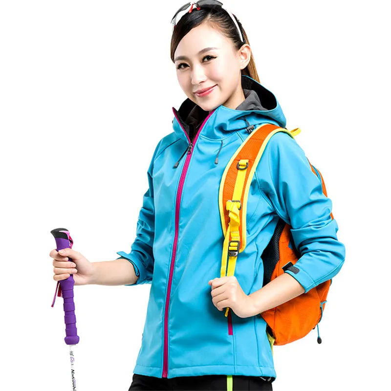 

LXIAO Softshell Jacket Women 2018 Autumn Winter Thermal Outdoor Jacket Women Waterproof Climbing Camping Coat Female Jacket