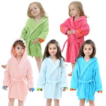 Для детей, с поясом одноцветное халаты фланель; толстовка с капюшоном для мальчиков и девочек; 5 цветов на поясе, приталенная, можно положить в нее банные халаты с длинными рукавами для малышей, детская одежда