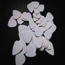 New hot 10pcs / lot 1.0mm white high quality guitar picks Guitar neckAccessories tuner stand