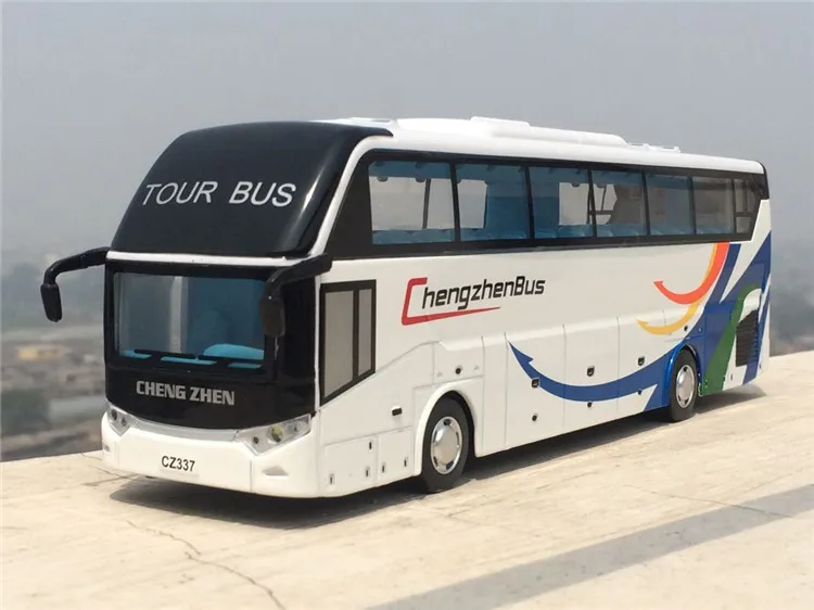 1:32, большой туристический автобус, модель автобуса из сплава, мигающий музыкальный металлический литой игрушечный автомобиль