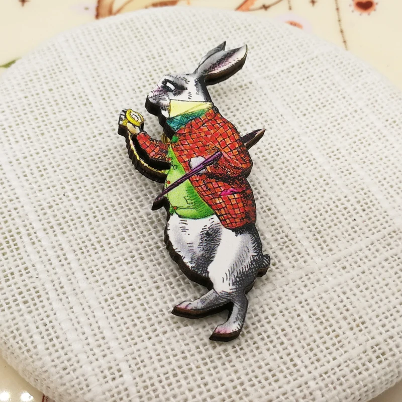 Алиса в стране чудес оригинальная иллюстрация брошь деревянный значок с кроликом булавка Винтажные Ювелирные изделия Готика
