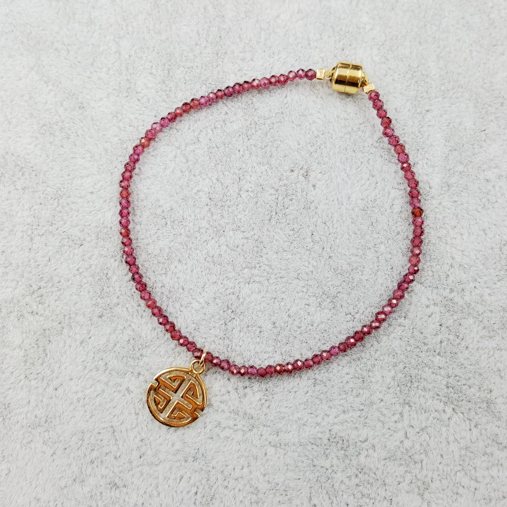 

Lii Ji Natrual Garnet Faceted Beads 925 sterling silver Gold Color Happiness Lucky Pendant Fashion Shining Bracelet