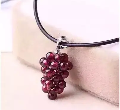

Free shipping Natural crystal garnet grape pendant female beauty skin care pendant necklace free shipping
