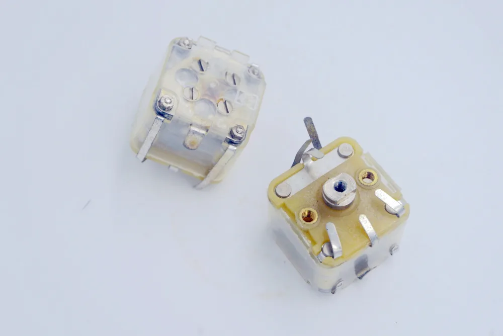 

443DF Model 20-126pF 2.1mm Hole Shaft Radio Variable Capacitor 2PCS