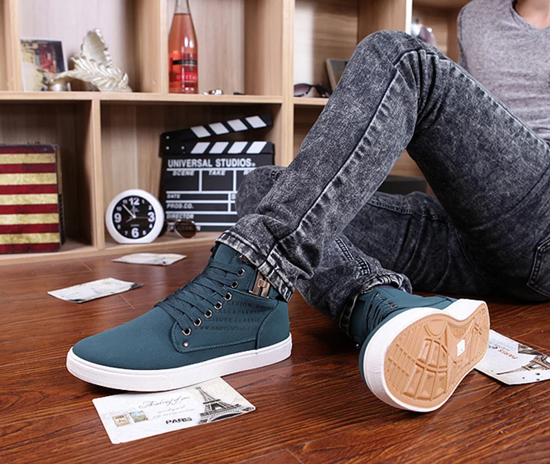 Hot Men Boots Fashion Warm Winter Men shoes Autumn Leather Footwear For Man New High Top Canvas Casual Shoes Men