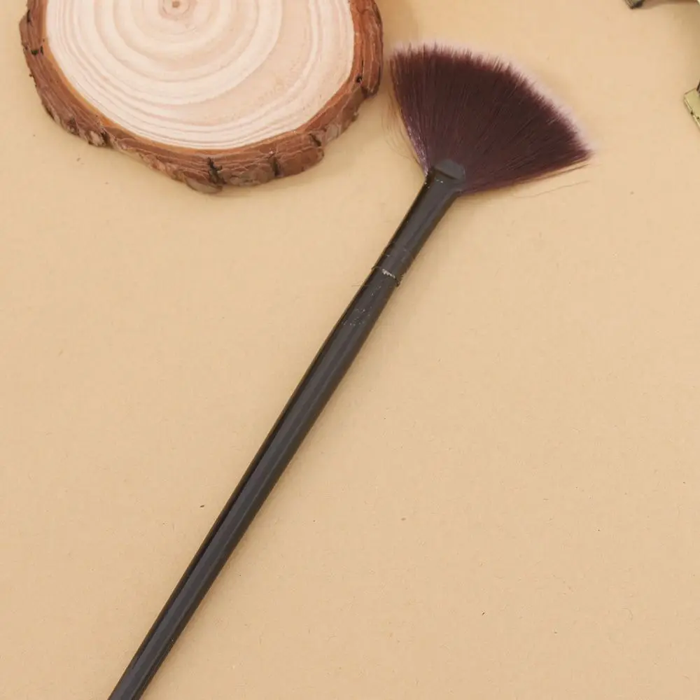 

Slim Fan Shape Powder Concealor Blending Finishing Highlighter Highlighting Makeup Brush Nail Art Brush for Makeup