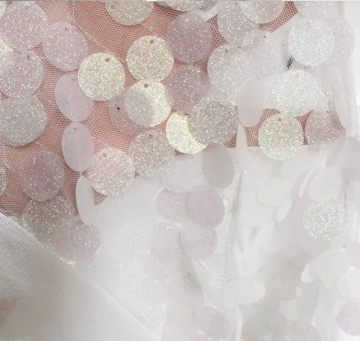 

100*125cm Snow White Round Sequins Fabric Fish Scale Fabric for Performance Dresses Fahion Clothing Sudio Background Decoration