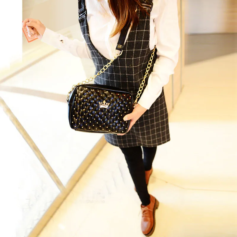 

2016 Women Messenger Bags Rivet Chain Shoulder Bag Leather Crossbody Bag Zipper Crossbody Bag for Girl Perfect Gift