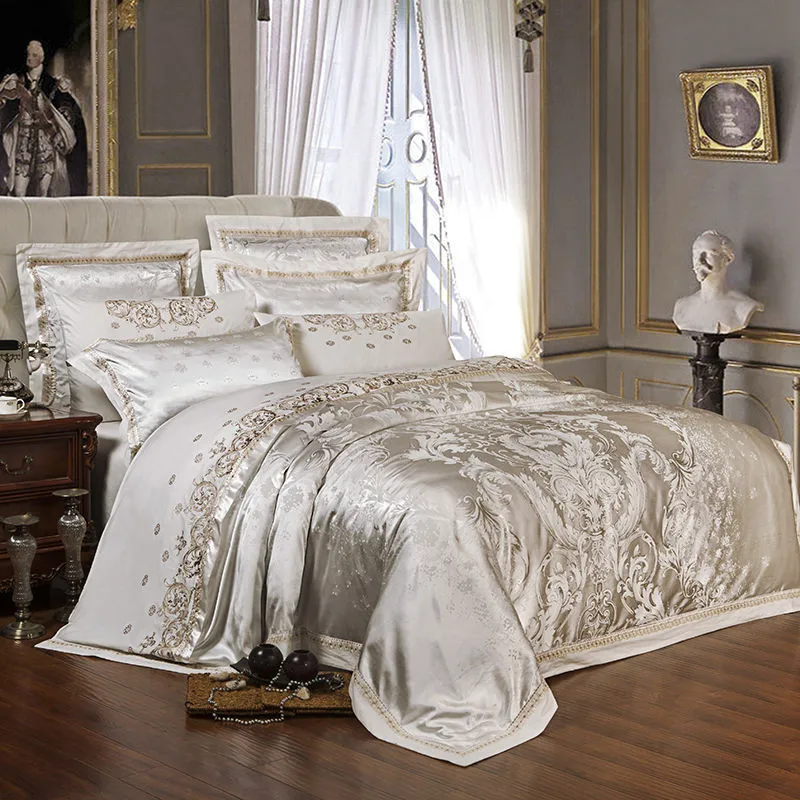 Günstige Splitter Gold Luxus Seide Satin Jacquard bettdecke abdeckung bettwäsche set königin könig größe Stickerei bett set bett blatt Ausgestattet blatt set