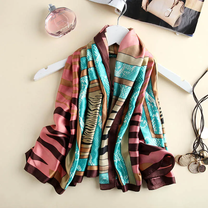 Новый бренд шали и шарфы банданы женские с принтом модные весенние шелковые шарф