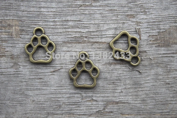 

30pcs--Dog Paw Charms, Antique bronze Dog Paw charm pendants 17x19mm