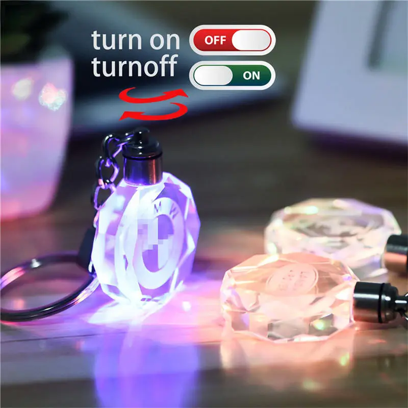 HYBZH Llavero de grabado láser de cristal de la motocicleta del coche Logotipo de clave de la cadena de luz LED anillo colgante Llavero Chaveiros recuerdo regalo 88