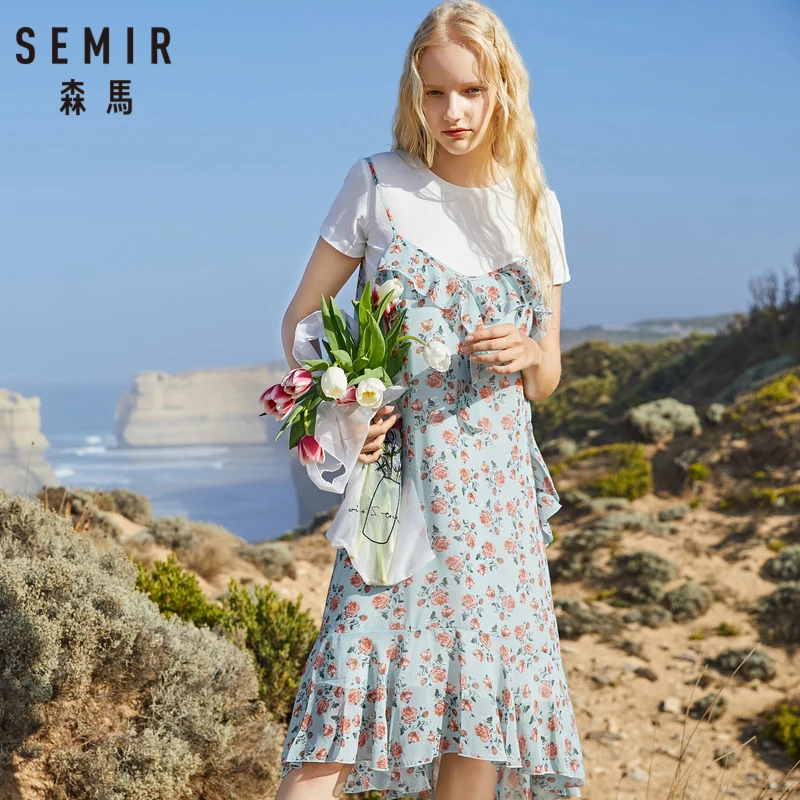 Женское платье с круглым вырезом SEMIR белое цветочным принтом в стиле сказочного