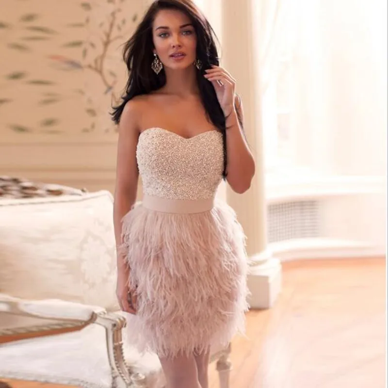 

Vestido De Festa Curto Sexy Sweetheart Sheath Short Cocktail Gown Pearls Feathers Dress for Wedding Party