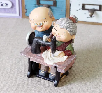 

1Set Couple Doll & Sewing Machine Money Box Piggy bank Cartoon Resin decorative Gifts Birthday Money cans doll Moneybox Cofre
