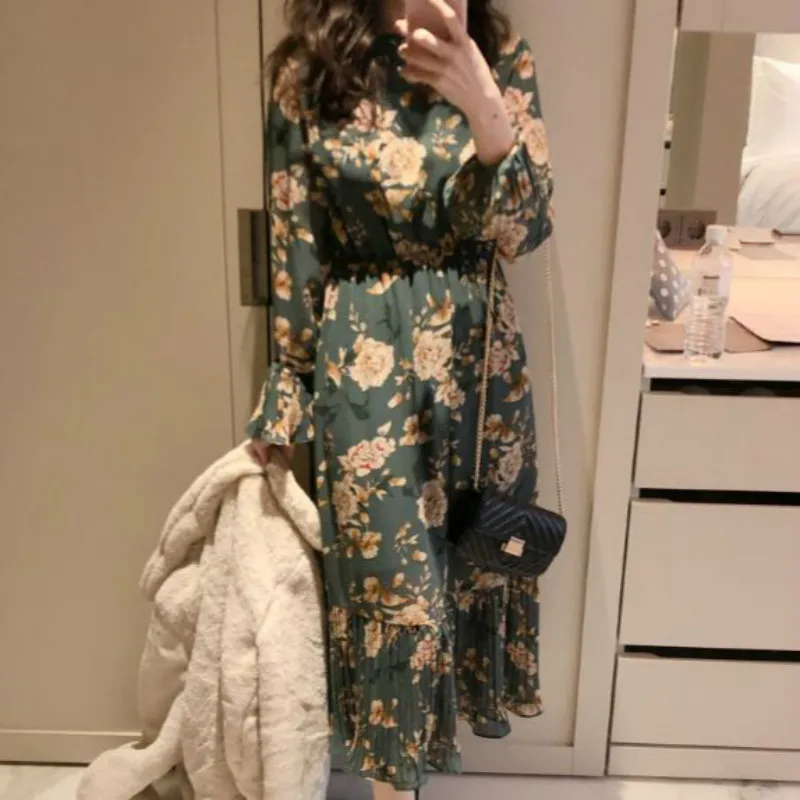 

Women Spring Summer Long Floral Dress Long Flare Sleeve Elastic Waist A-line Ruffle Vestidos Vintage Plus Size Robe Femme