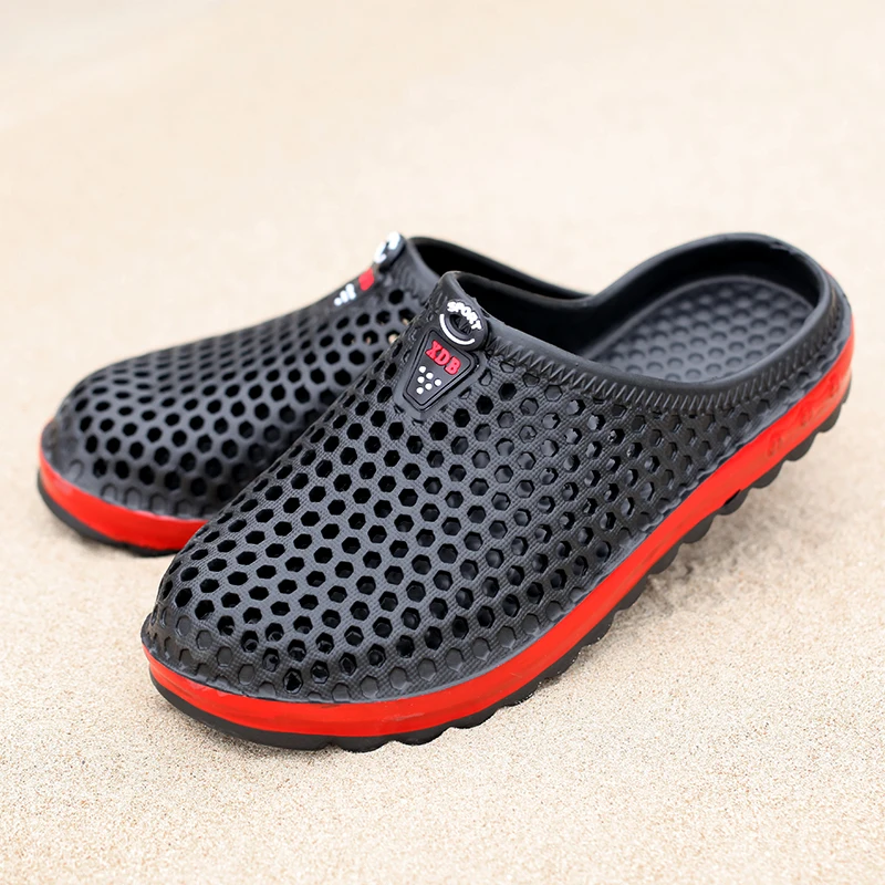 preço Homens verão Chinelo Flats Escavar Buraco Praia Sandálias Das Mulheres Luz Respirável Lazer Sapatos Praia Croc EVA Macio E Confortável