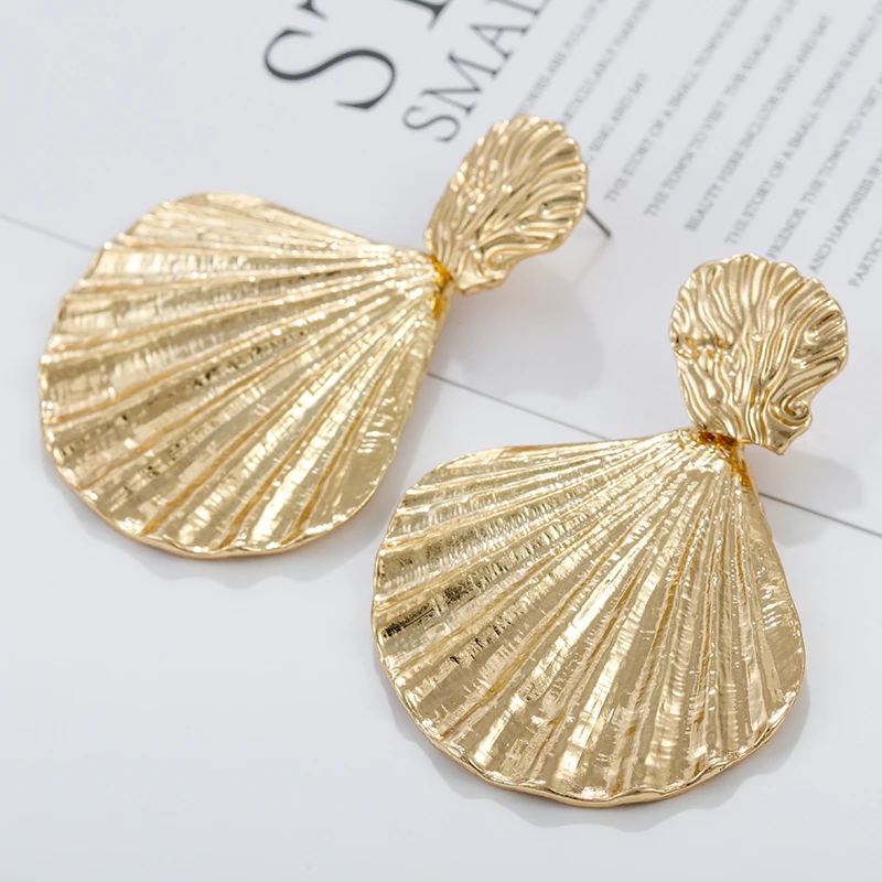 

AENSOA Gold Color Metal Shell Drop Earrings Romantic Summer Unique Alloy Shell Shape Dangle Earrings For Women Mermaid Jewelry