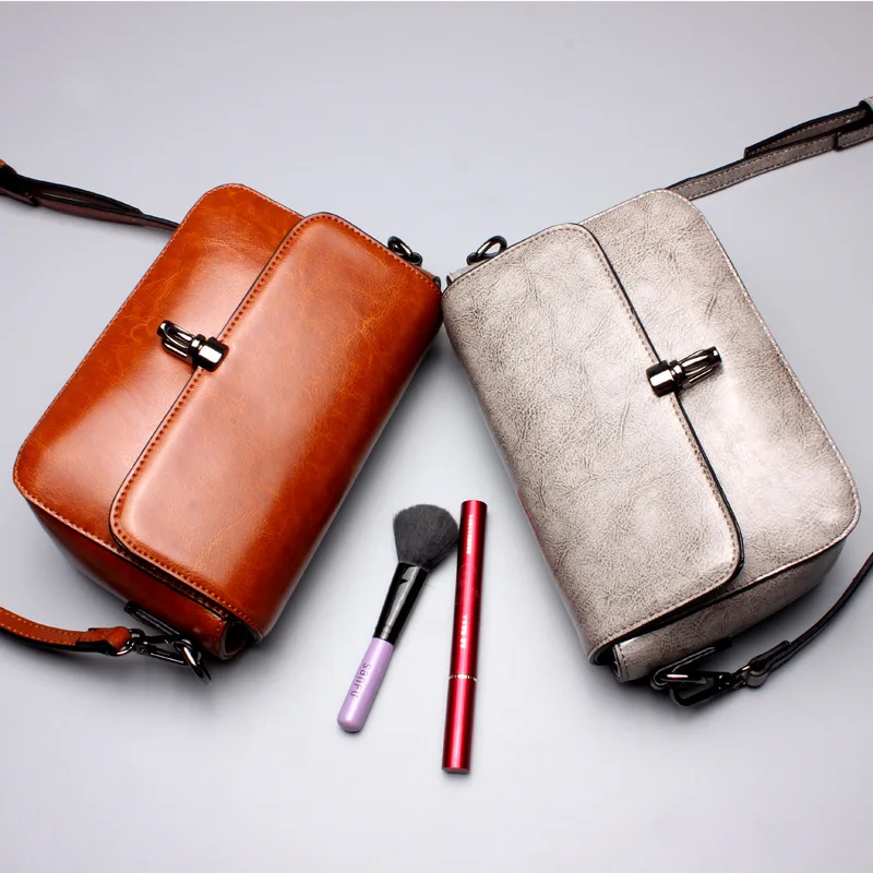 Ms. Korean version of the new leather buckle small square package Ms. leather version of the square leather shoulder crossed bag