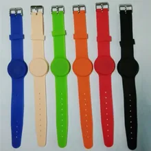 DWE CC RF Шэньчжэнь Заводская низкая цена 13,56 МГц ISO14443A mf Регулируемый кремний rfid браслет