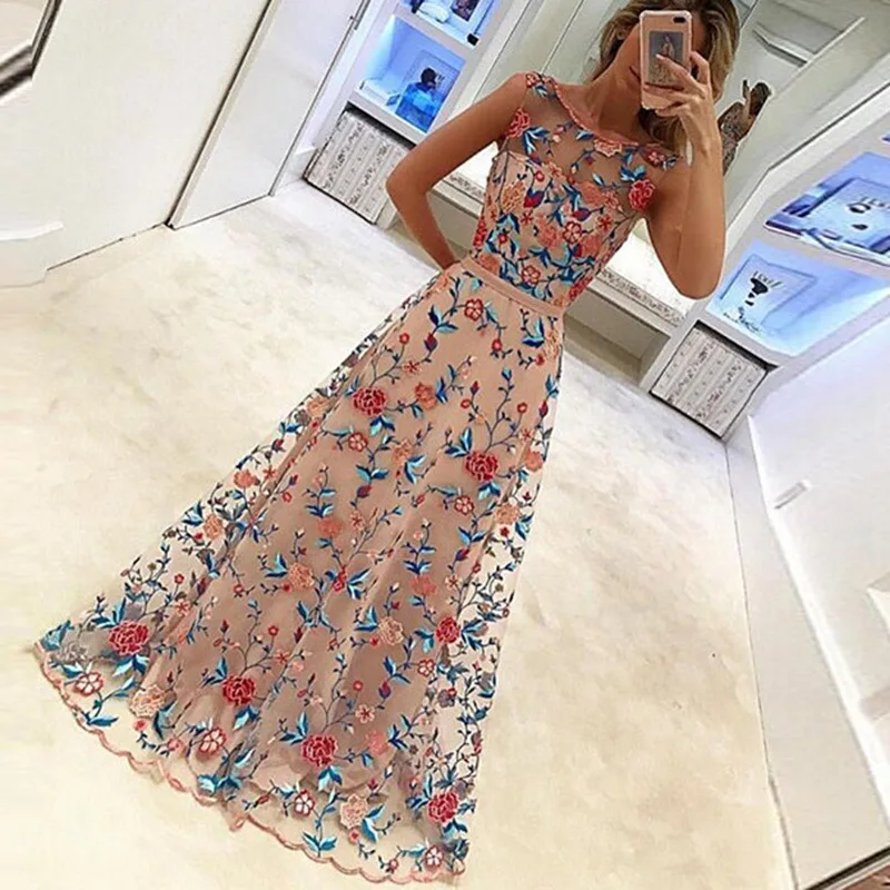 

Summer New Fashion Sleeveless Embroidered Luxury Dress