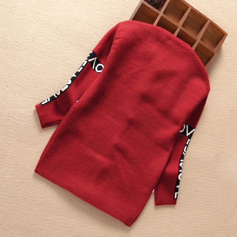 Новинка года, весенние кардиганы для больших девочек, красный свитер с надписью «Love», детское вязаное пальто, куртка длинная куртка модная одежда хорошего качества