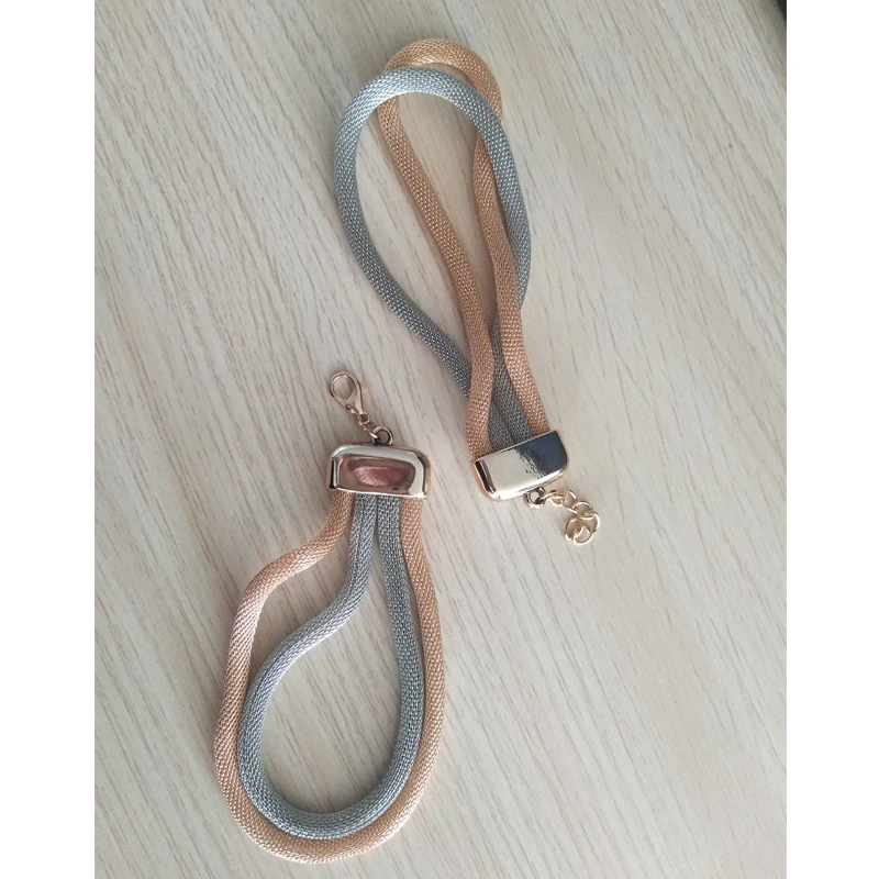 Женский металлический браслет лаконичный массивный в европейском и