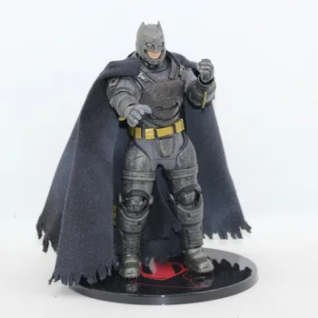 

MEZCO Toys Batman BVS Superman ONE:12 Sacle PVC Action Figure Collection Model Toys for Gift 6 inch