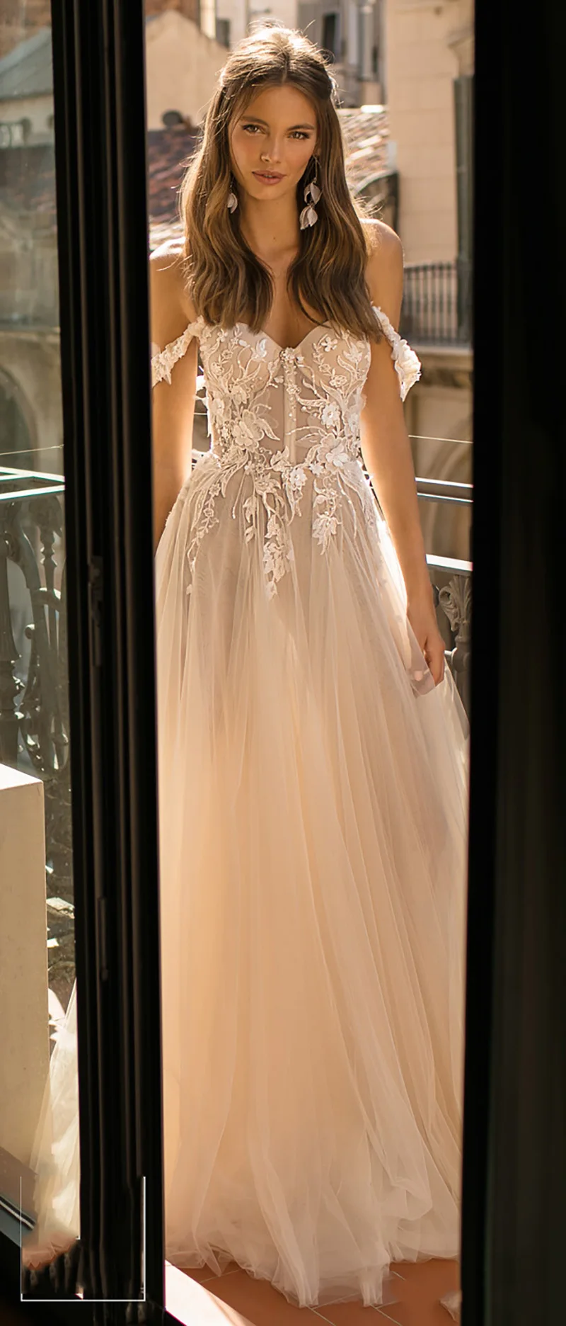MUSE-by-Berta-Wedding-Dresses-2019-Barcelona-Bridal-Collection-0O7A6037