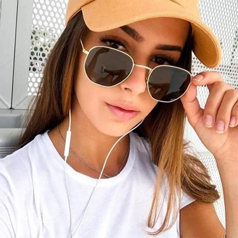 

Sunglasses Classic Metal Women And Men Brand Designer Unisex Sunglasses Fashion Black Lens UV400 Alloy Resin Sun Glasses Gafas