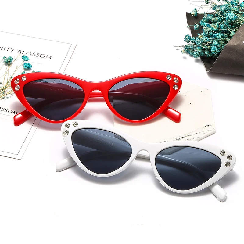 

Plinth Luxury Brand Cat Eye Sunglasses Women Retro Diamonds Decoration Trendy Glasses Legs Vintage Driver Glasses Oculos de sol