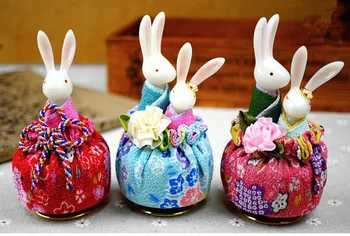 

Colorful Japanese Couple Rabbit Revolving Music Box Wedding Children Birthday Gift Resin Ornament