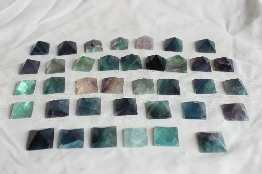 

30 Small Natural Green Purple Fluorite Crystal Pyramids Obelisk Polished Healing , Free Shipping