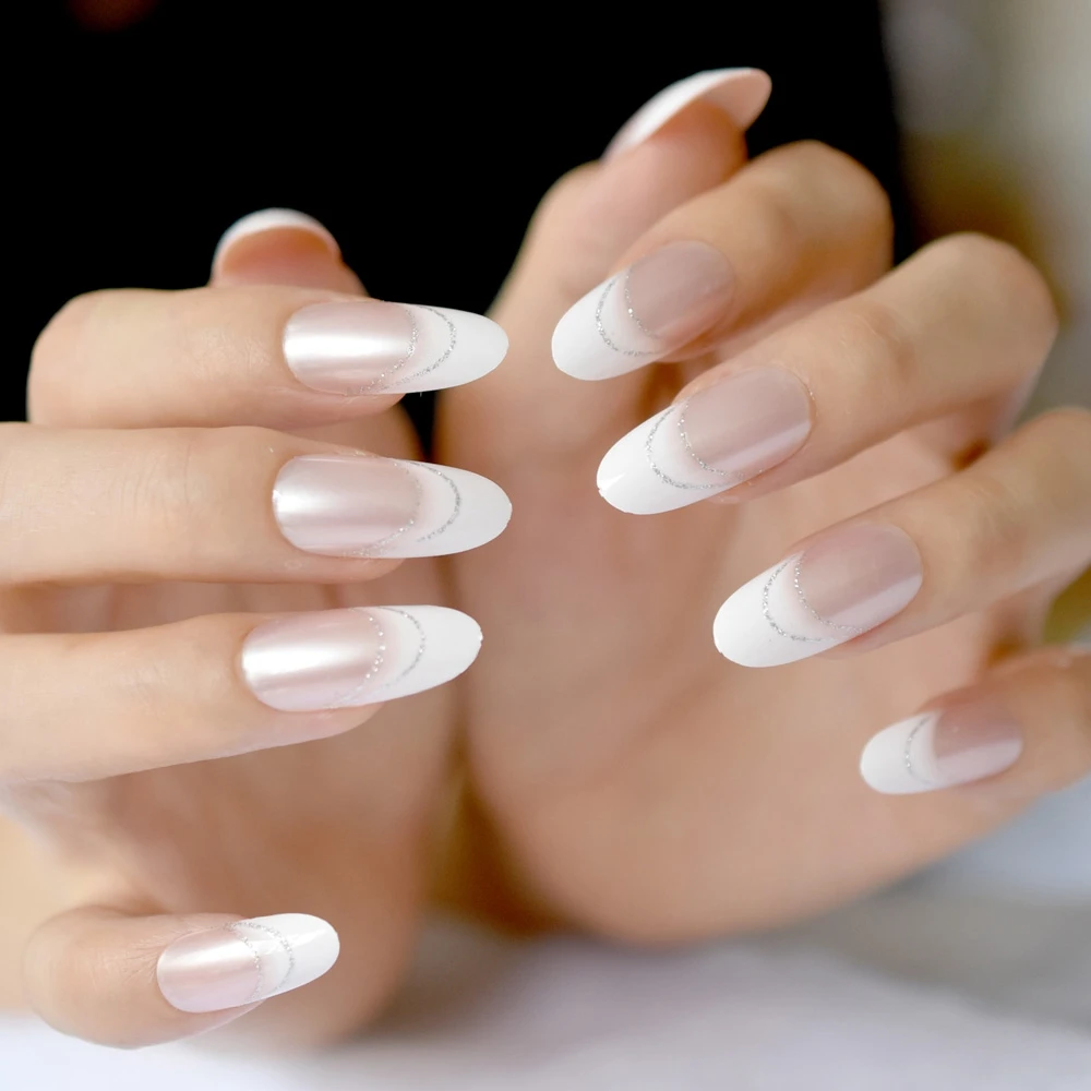 24Pcs Light Pink Long Round Fake Nails Silver Glitter Decoration French