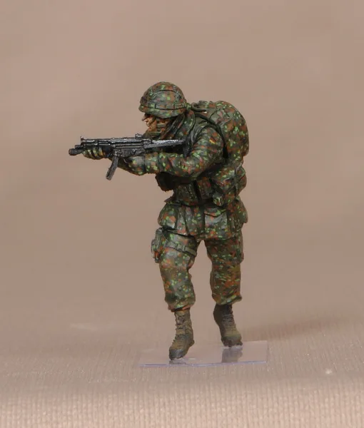

Pre order goods-NM Ger-005 1/35 Modern German Navy Special Forces Medical Officer SEK M