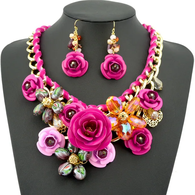 New Design Spring Gold Chain Spray Paint Metal Flower Crystal Necklace