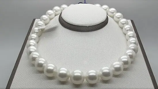 

1811-12MM NATURAL SOUTH SEA WHITE PEARL NECKLACE