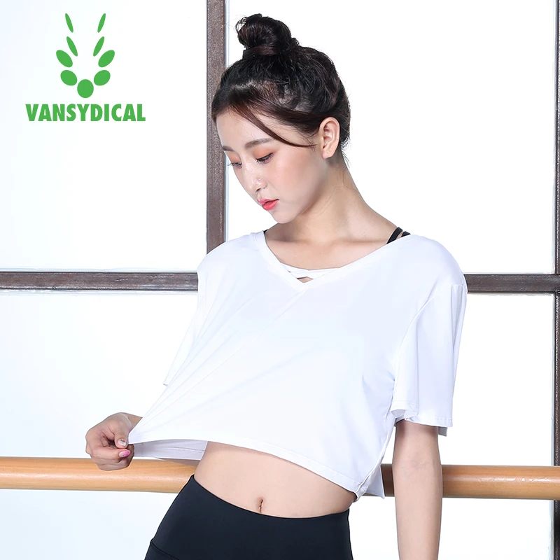 loose crop top for gym