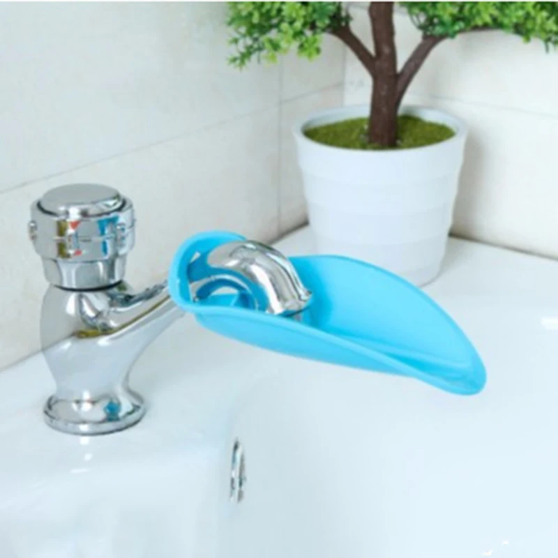 

New Fashion Baby Bathroom Extender Brush Help Kids Washing Hands 1Pcs Duckbill Style Child Baby Washing Aid Helper Tools