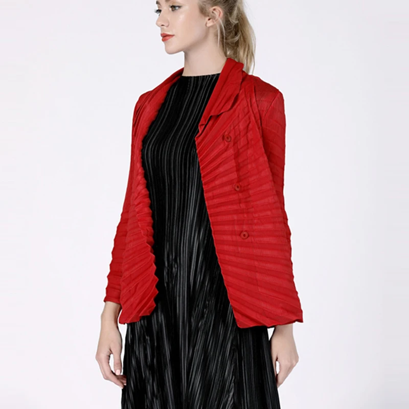 Женское однобортное пальто Changpleat однотонное Плиссированное Miyak модель C0780780 на