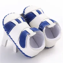 Новинка года; красивые кожаные сандалии для маленьких мальчиков; летняя резиновая подошва; сандалии для маленьких мальчиков; кроссовки; обувь для новорожденных