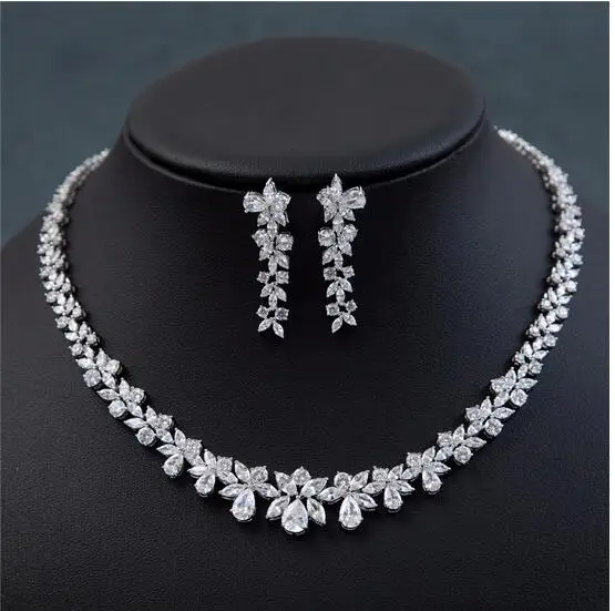 

CLEAR FAMOUS BRAND BRILLIANT CRYSTAL ZIRCON EARRINGS AND NECKLACE JEWELRY SET WEDDING DRESS ACCESSARIES