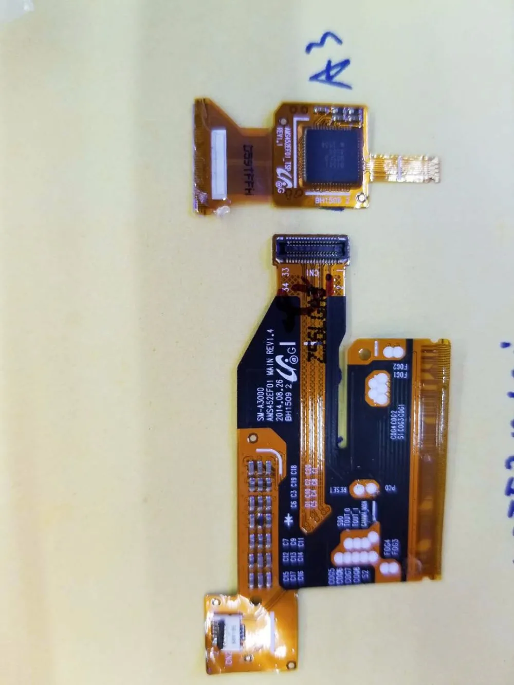 

10pcs For samsung A3 display lcd flex cable origenal new