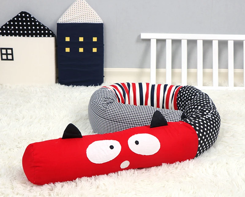 Детская Хлопковая красная и черная в форме червя кровать бампер детская кроватка бампер Колыбель Декоративная Подушка кровать сон бампер