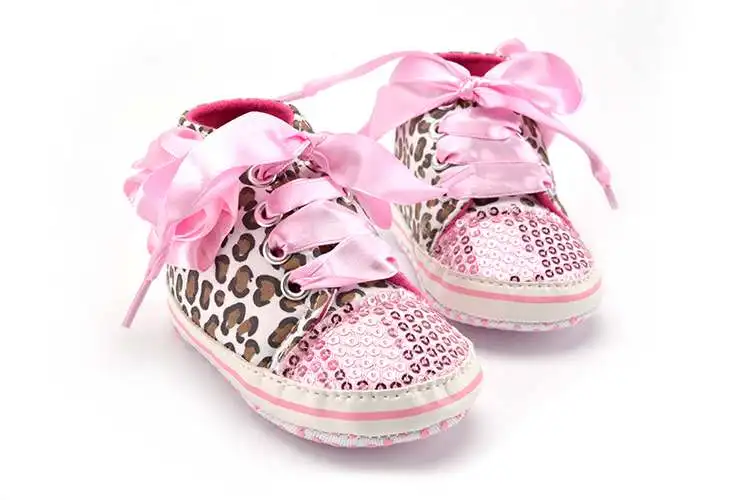 Обувь для новорожденных девочек, расшитые блестками леопардовые туфли на шнуровке, Нескользящие Блестящие Кроссовки 0-18 месяцев, 3 Цвета, 0-18 месяцев - Цвет: Pink