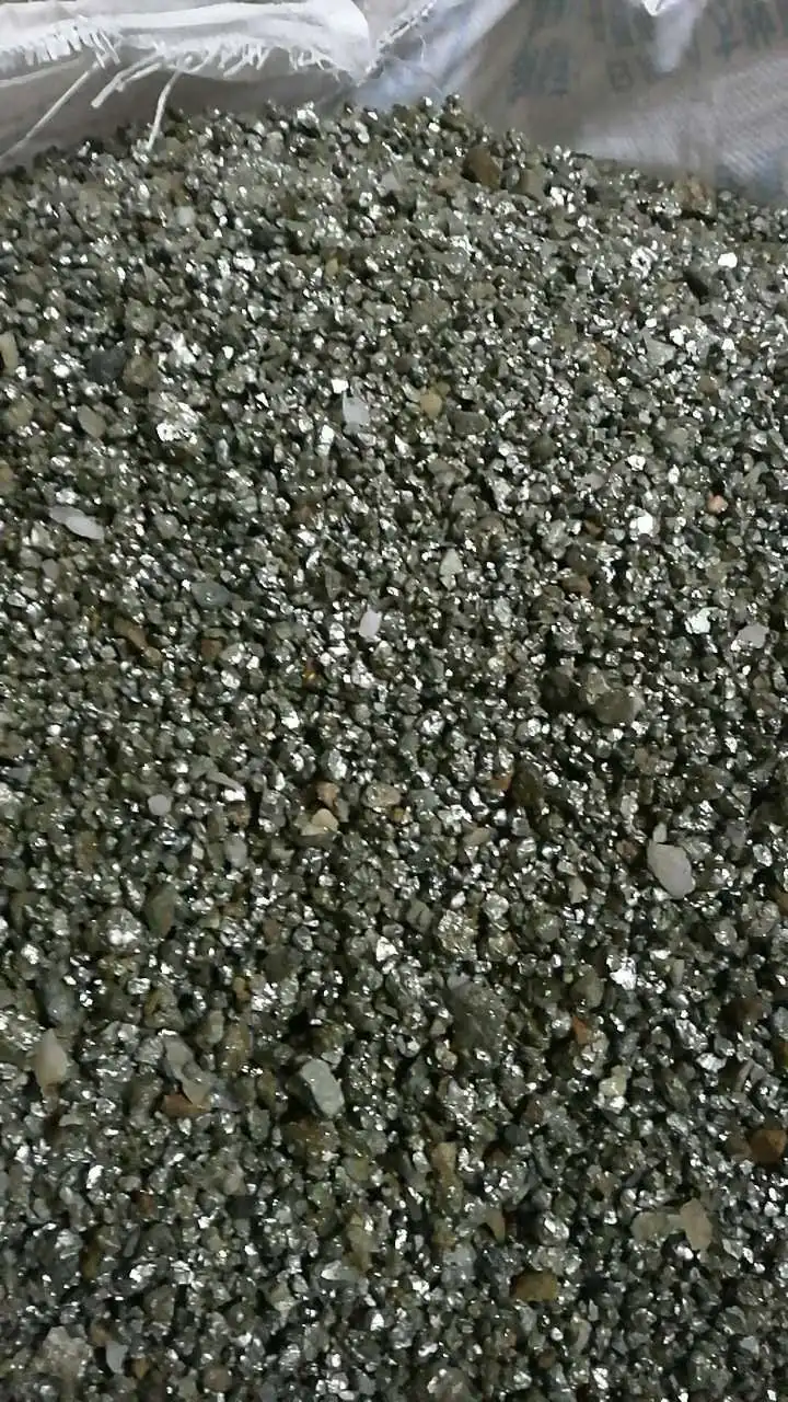 Натуральный пиритовый камень содержит золото для золотой руды.|stone gold|stone naturalstone